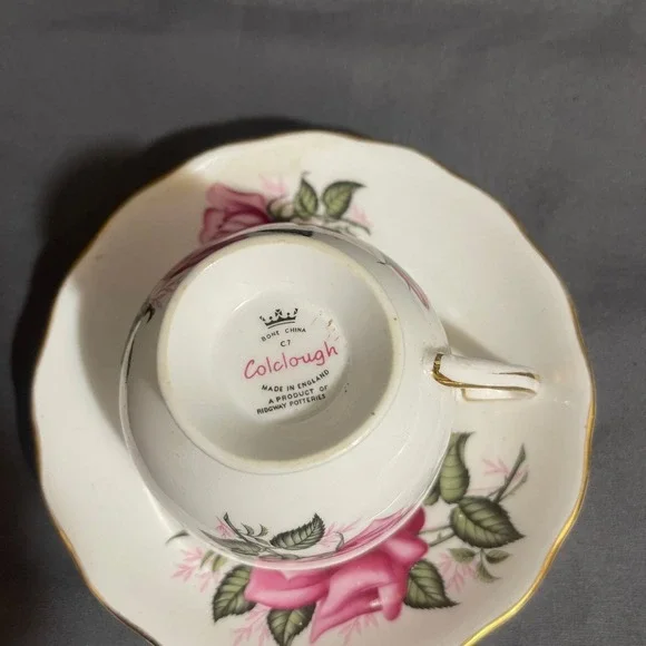 Elegant Pink Rose Teacup and Saucer Set with Gold Trim - Picture 3 of 3